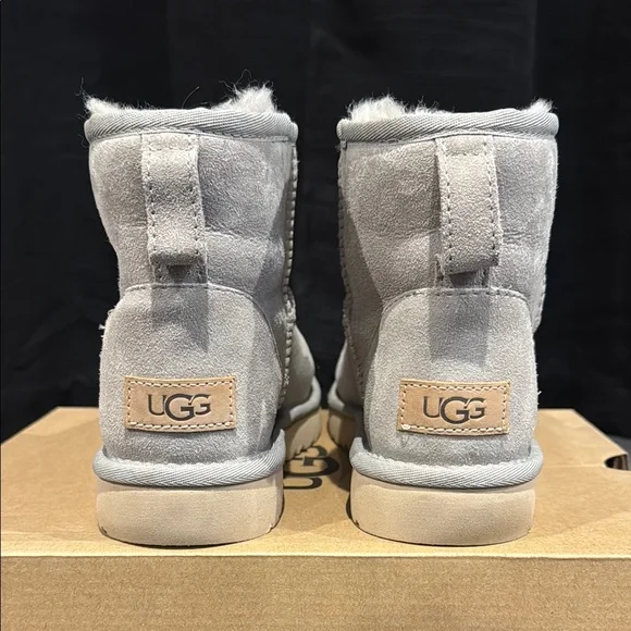 UGG Classic Mini II - Light Gray - Picture 3 of 7
